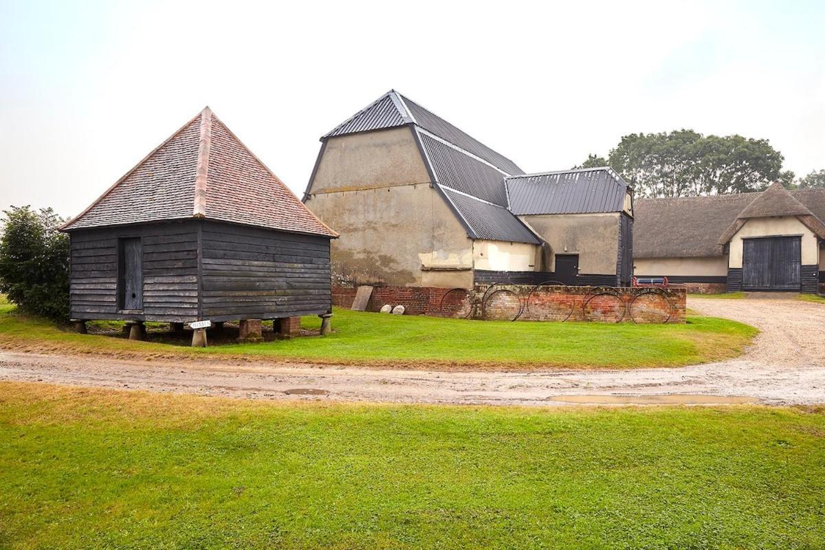 Converted Nissen Barn On Beautiful Farm Braintree Exterior photo