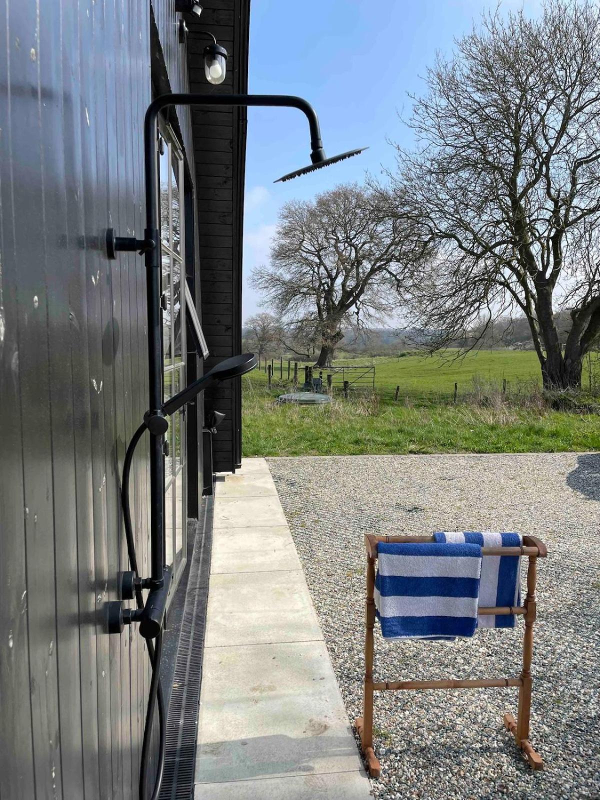 Converted Nissen Barn On Beautiful Farm Braintree Exterior photo